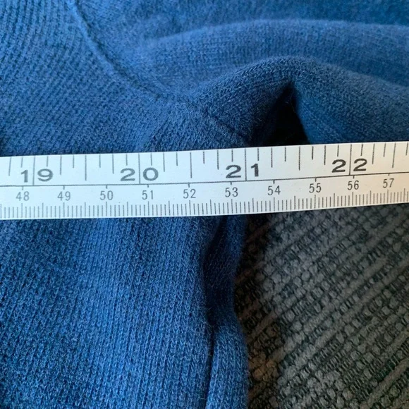 Express Men’s Classic Fit sweater. Size M. - Picture 6 of 8